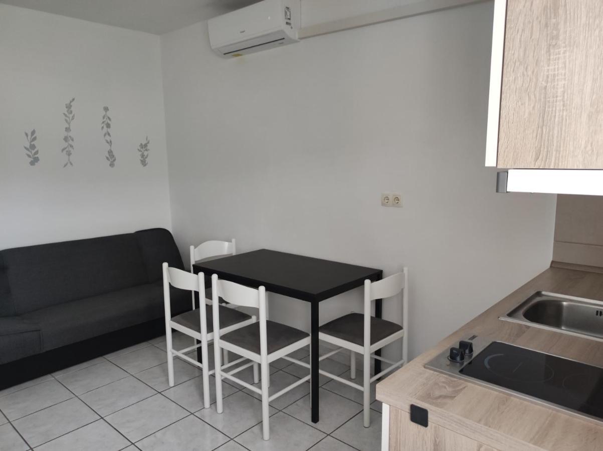Apartments Kampor Damira Rab Town Exterior photo
